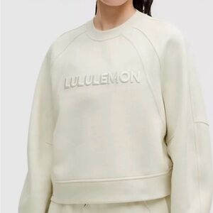 Lululemon Cream/Bone Color Cropped Sweatshirt